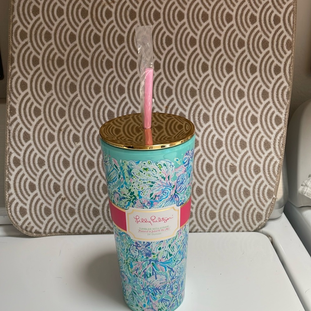 Lilly Pulitzer Tumbler with straw, Soleil It On Me, 24 oz., Brand new with tag.